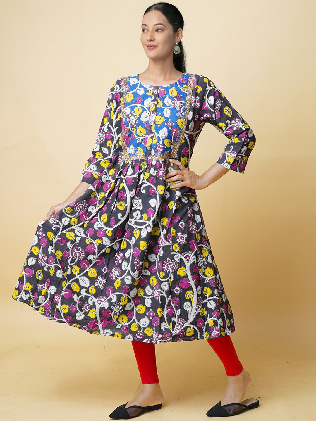 

Unnati Silks Floral Printed Thread Work Handloom Kurta, Black