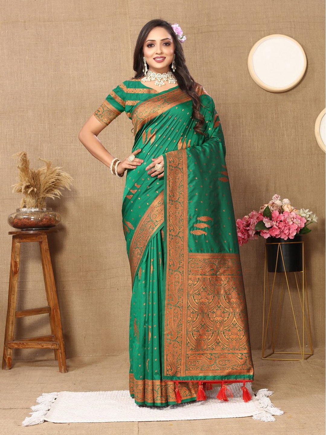 

Ekta Textiles Woven Design Zari Pure Silk Banarasi Saree, Green