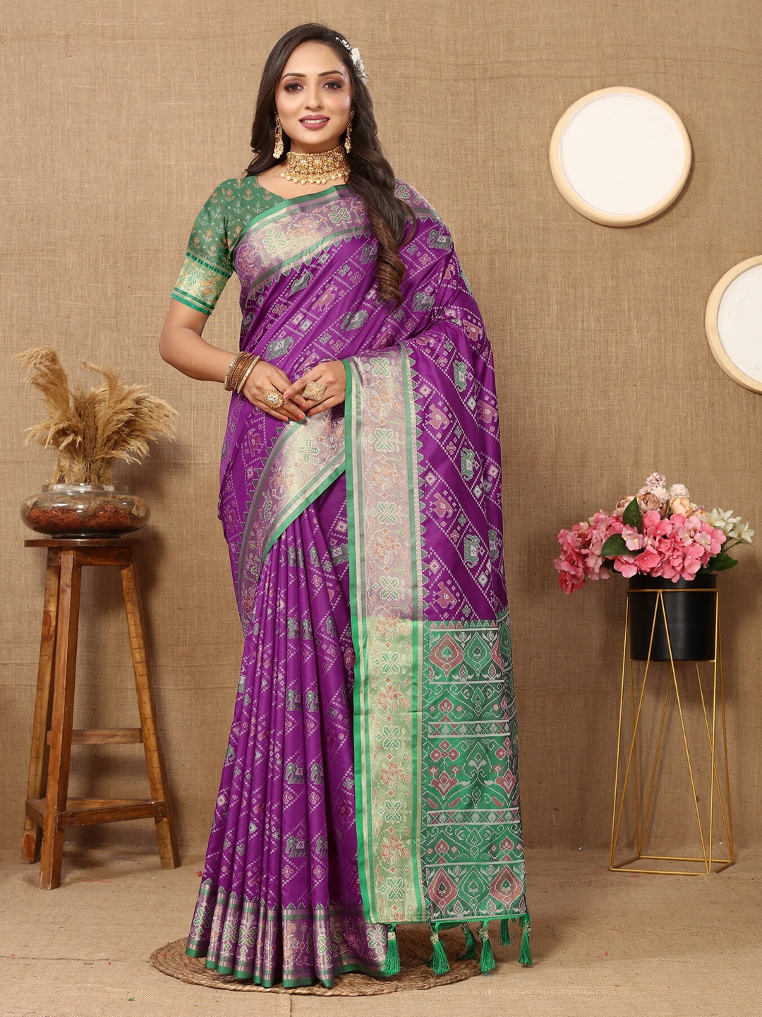 

Ekta Textiles Ethnic Motifs Woven Design Zari Pure Silk Patola Saree, Violet