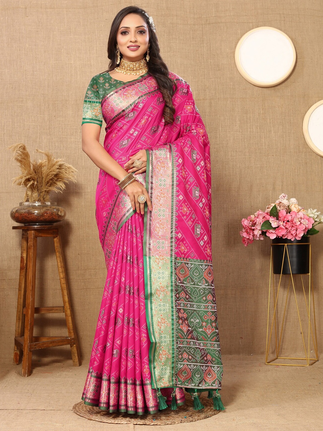 

Ekta Textiles Ethnic Motifs Woven Design Zari Pure Silk Patola Saree, Pink