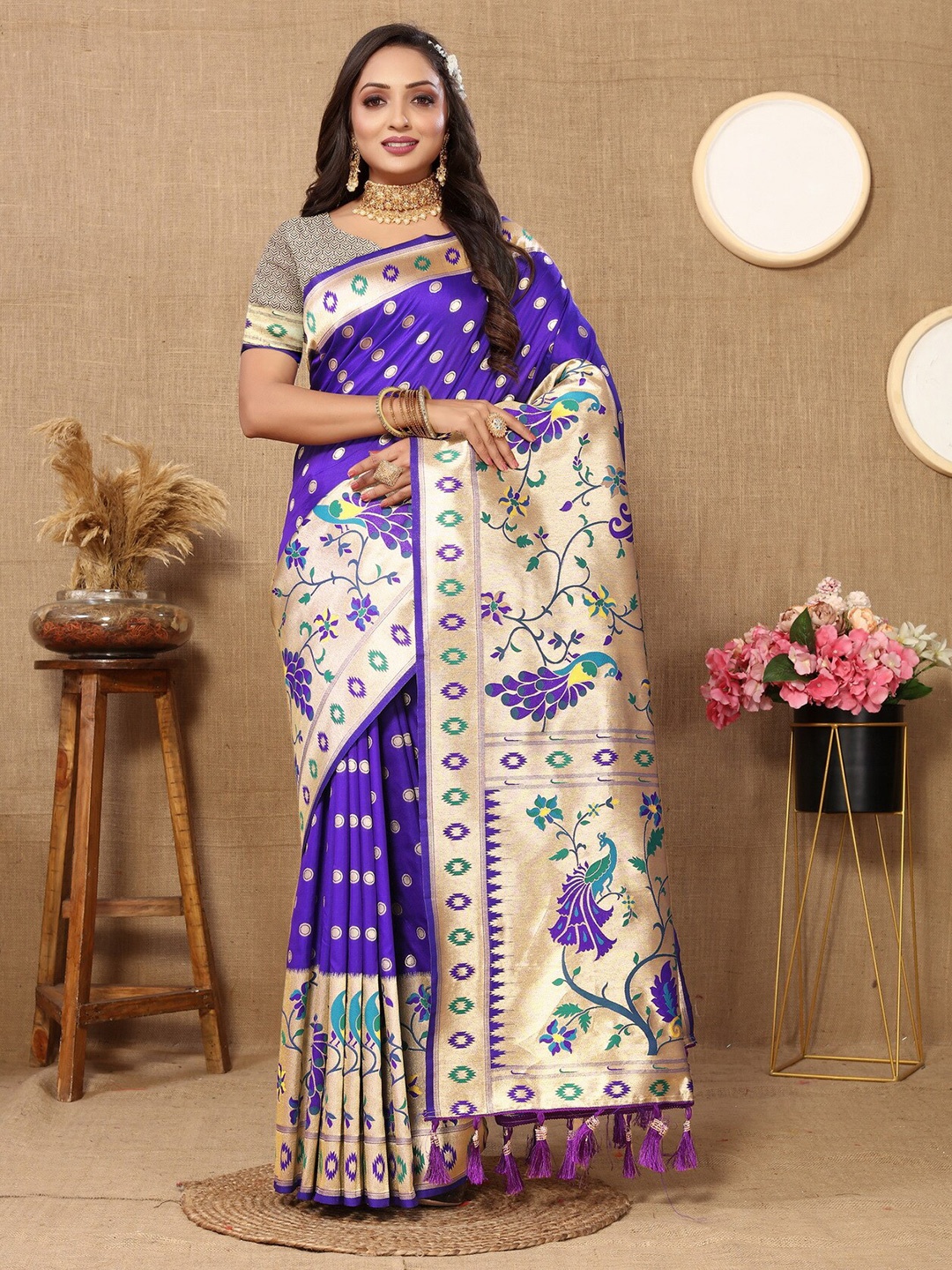

Ekta Textiles Floral Zari Pure Silk Paithani Saree, Blue