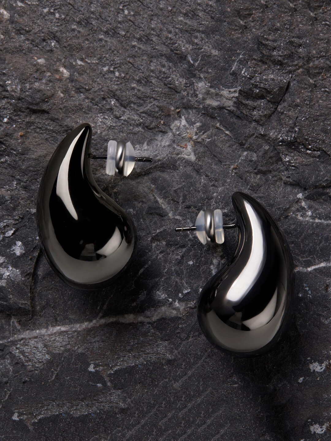 

VAGHBHATT Stainless Steel Teardrop Shaped Studs, Black