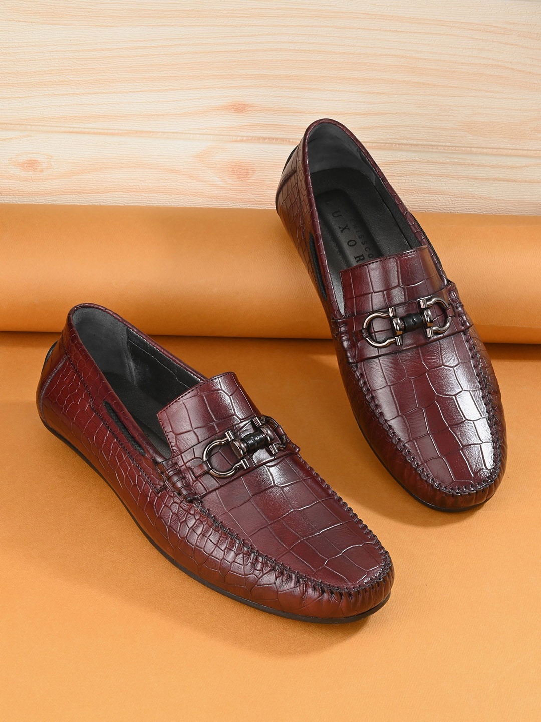 

San Frissco Men Textured Lightweight Memory Foam Leather Horsebit Loafers, Maroon