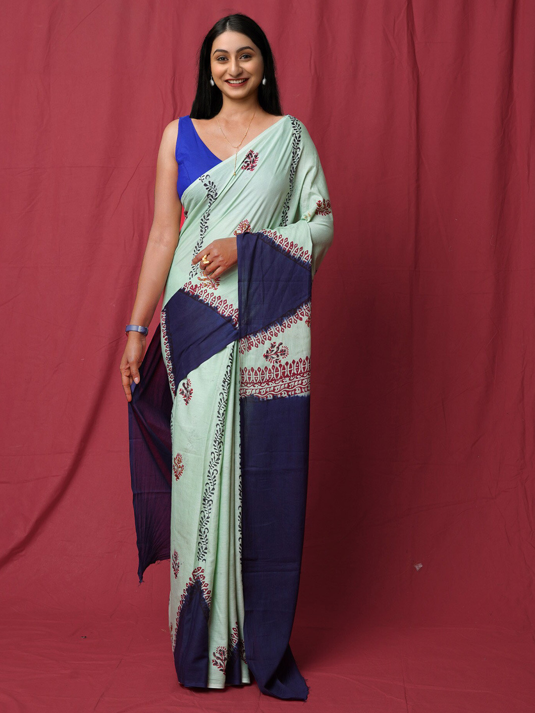 

Unnati Silks Ethnic Motifs Printed Pure Cotton Block Print Saree, Green