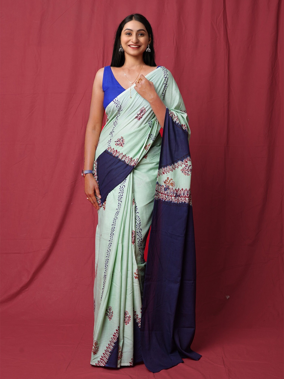 

Unnati Silks Ethnic Motifs Printed Handloom Block Print Saree, Green