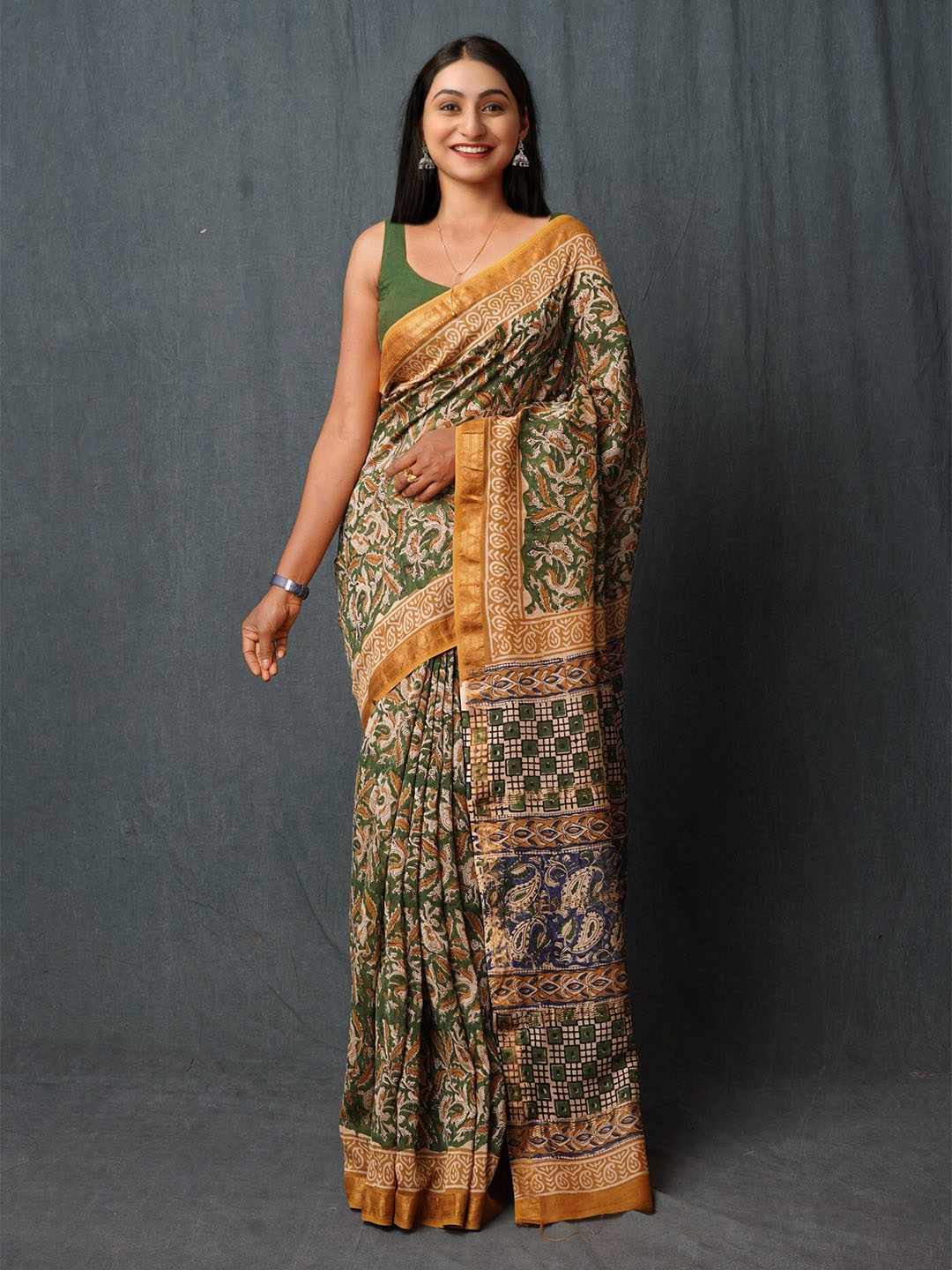 

Unnati Silks Ethnic Motifs Silk Cotton Handloom Maheshwari Saree, Green