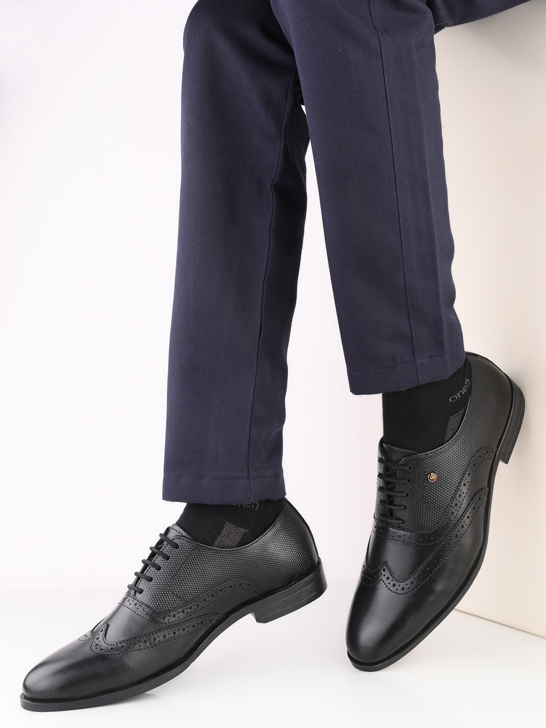 

House of Pataudi Men Textured Leather Formal Brogues, Black