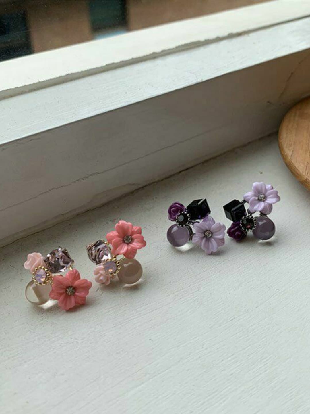 

Krelin Pack of 2 Stones Studded Floral Studs Earrings, Pink