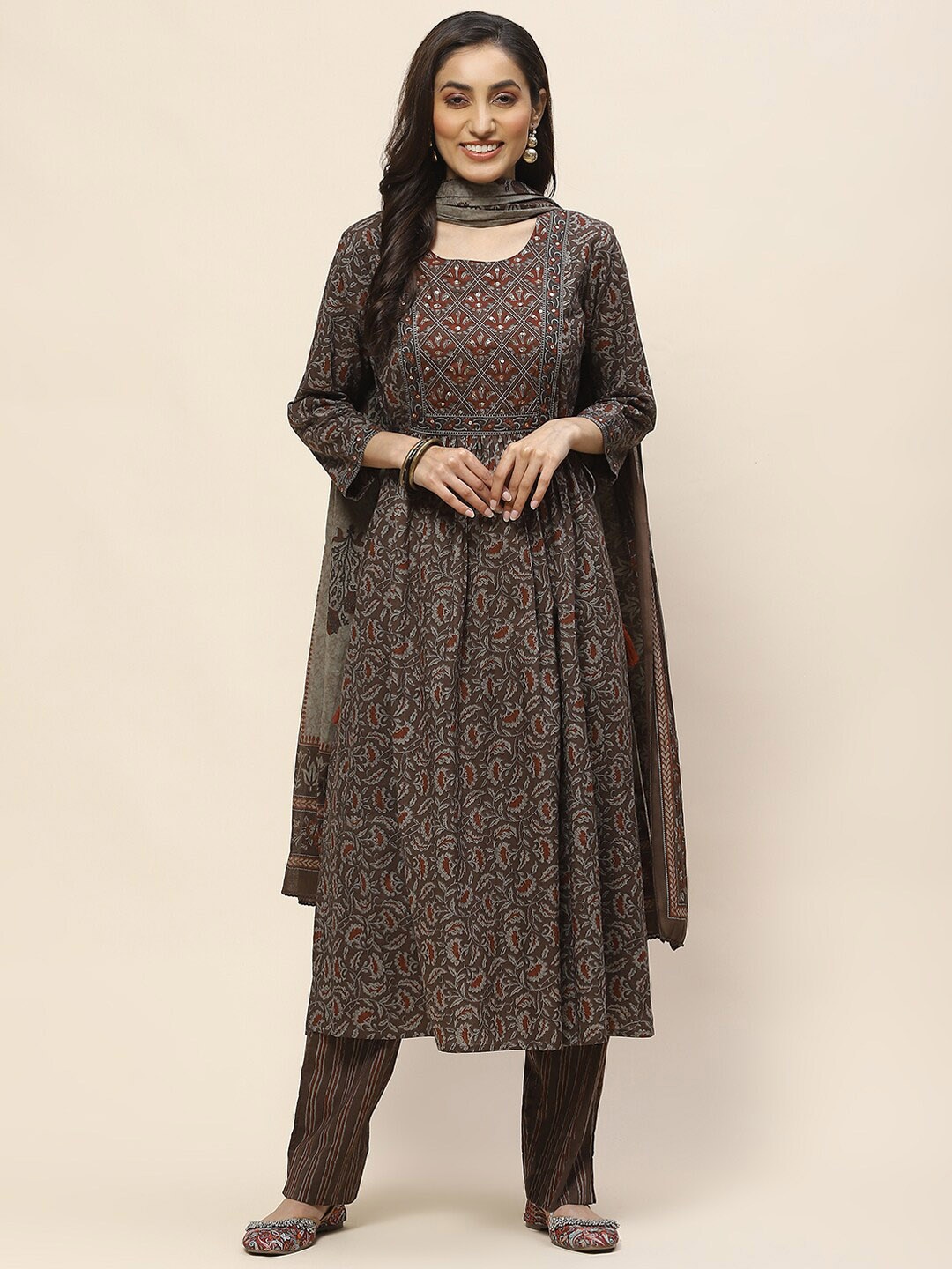 

Meena Bazaar Floral Printed Pleated Round Neck Anarkali Kurta With Trouser & Dupatta, Brown
