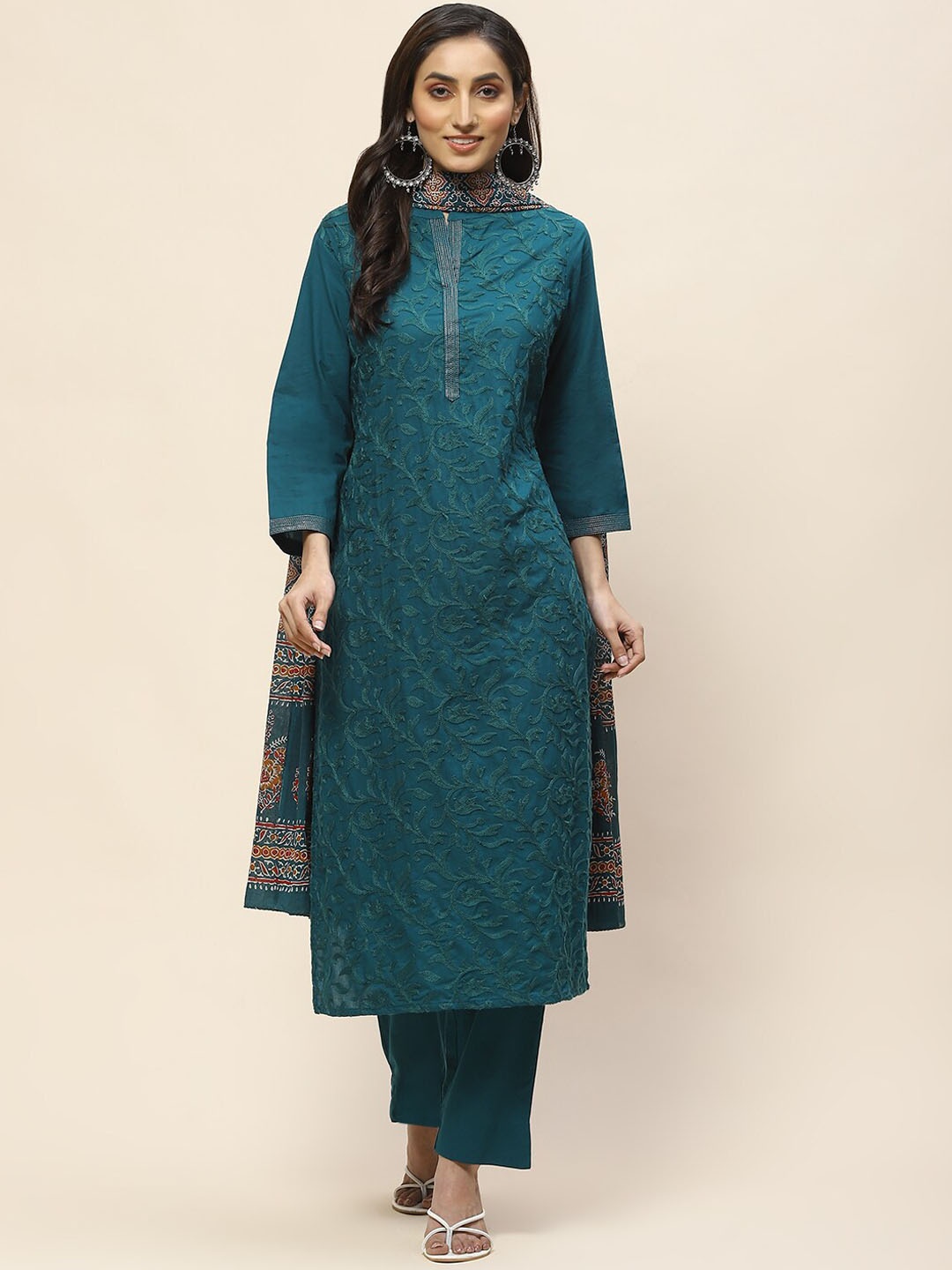 

Meena Bazaar Floral Embroidered Straight Kurta & Trousers With Dupatta, Green