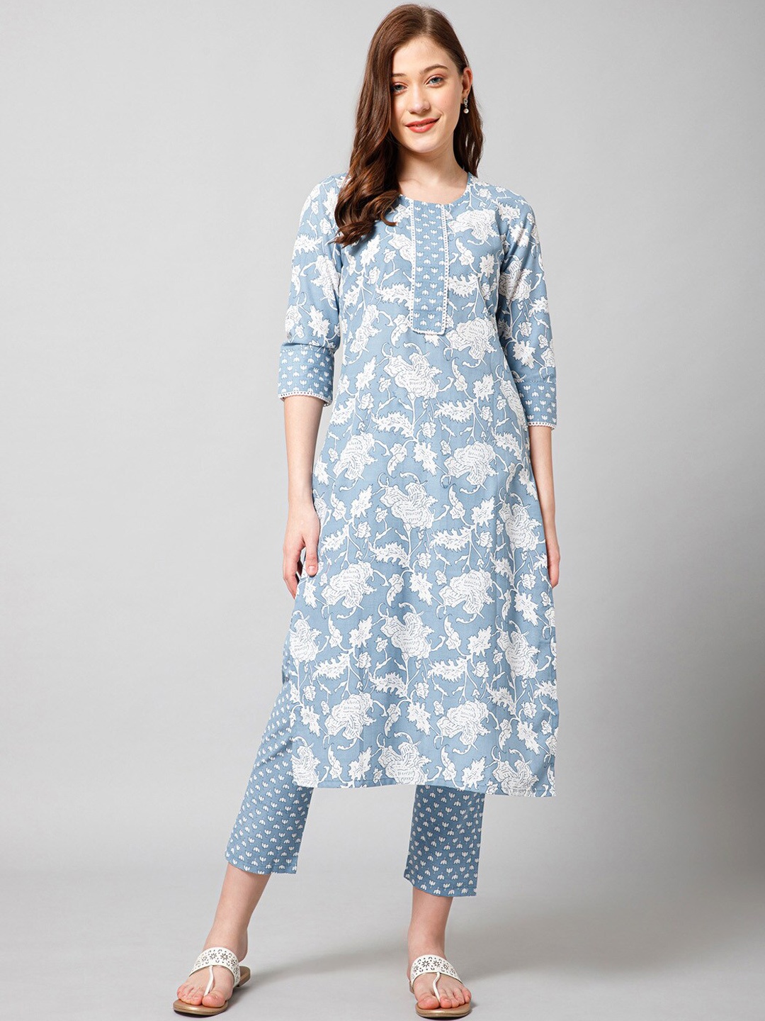 

Meena Bazaar Floral Printed Regular Kurta with Trouser, Blue