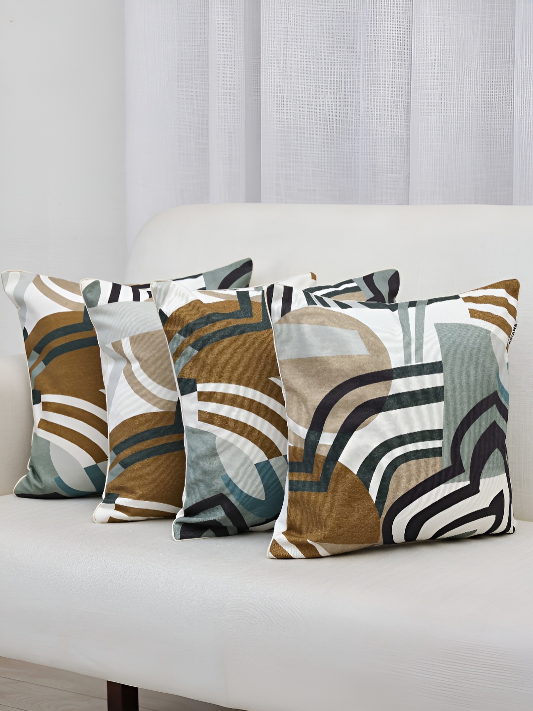 

Ariana White & Brown 4 Pieces Geometric Square Cushion Covers