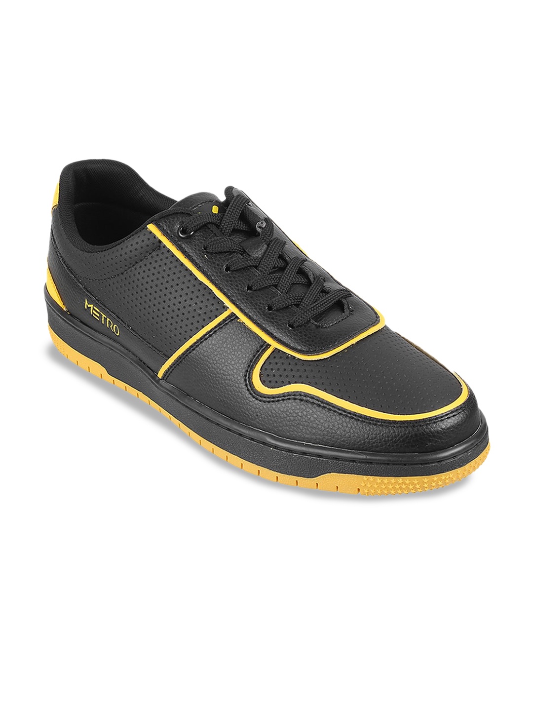 

Metro Men Textured Round Toe Sneakers, Black