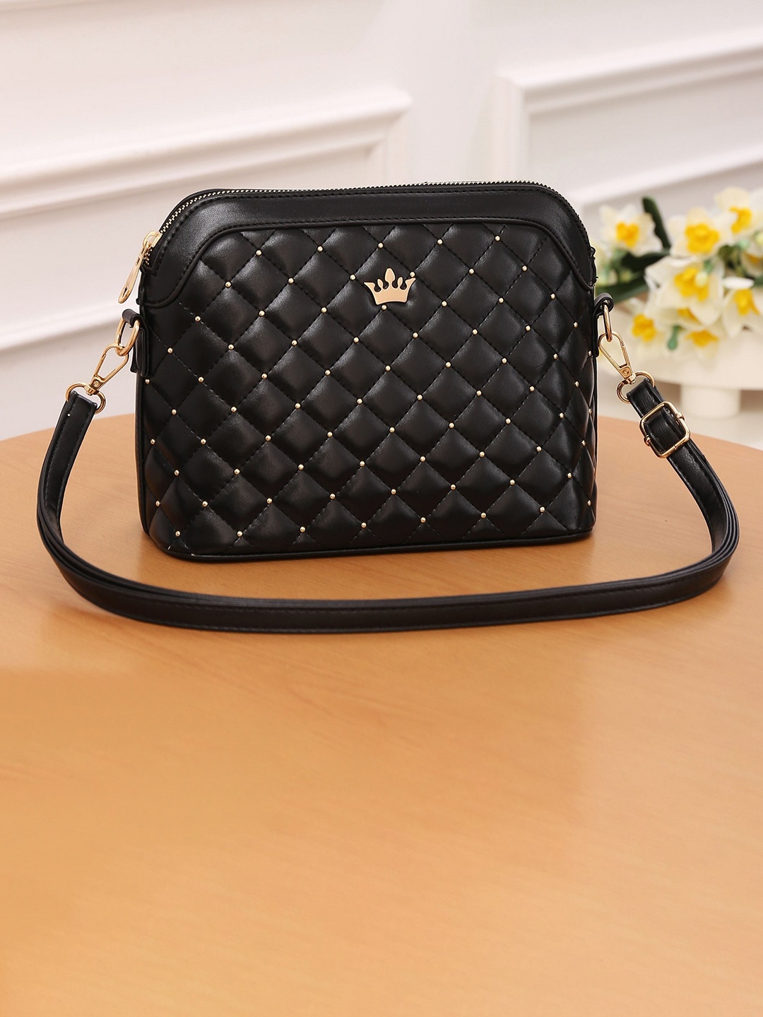 

Diva Dale Textured Structured Handheld Bag with Quilted, Black