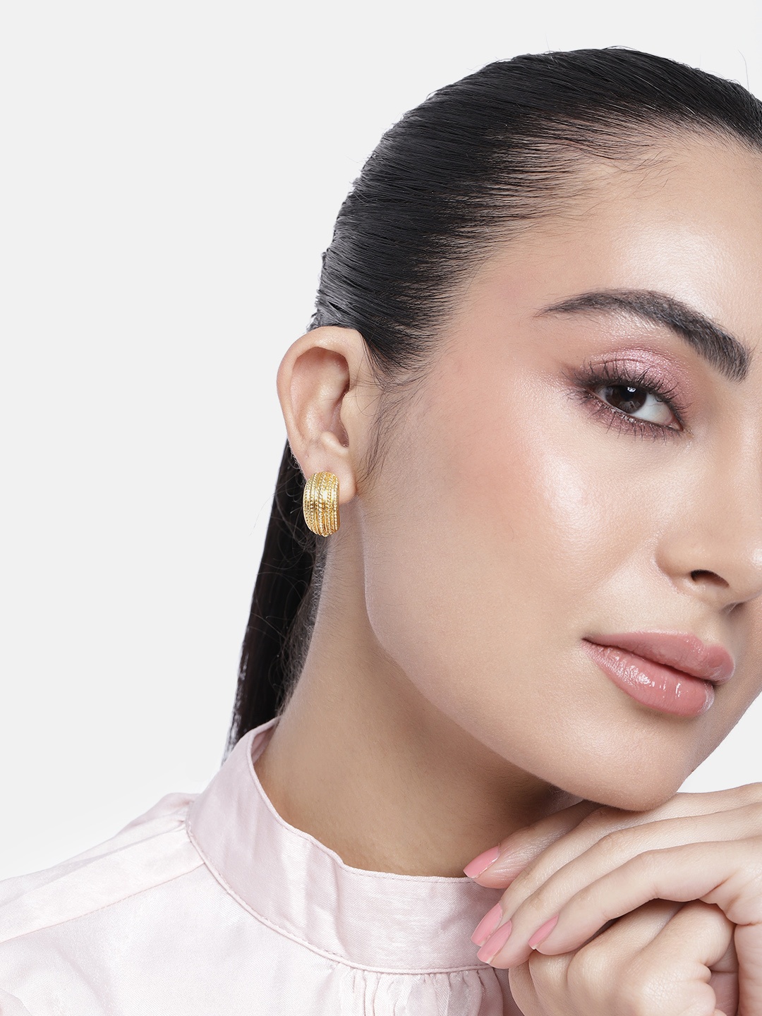 

Estele Gold-Plated Classic Studs Earrings