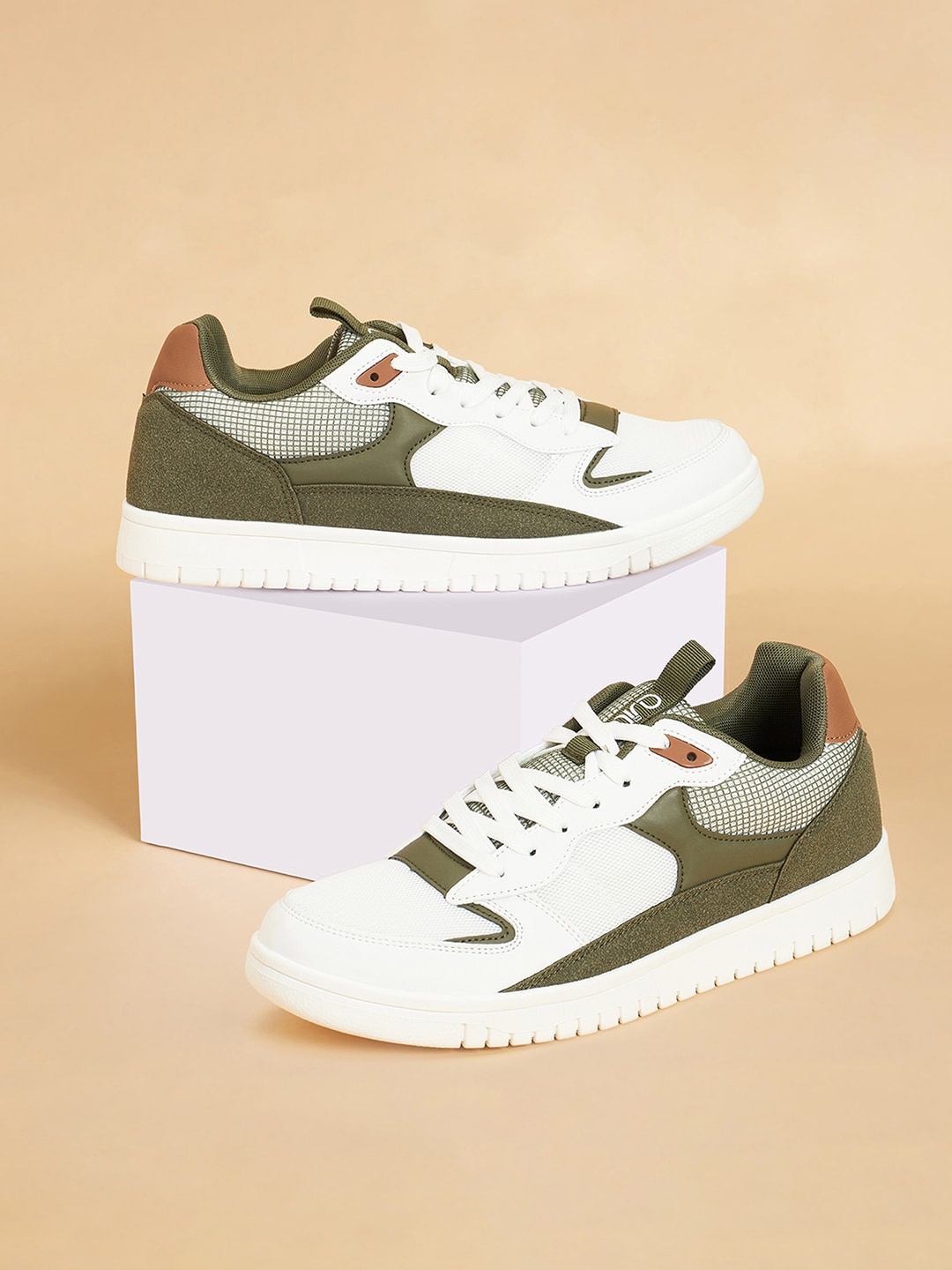 

Ajile by Pantaloons Men Colourblocked PU Sneakers, White