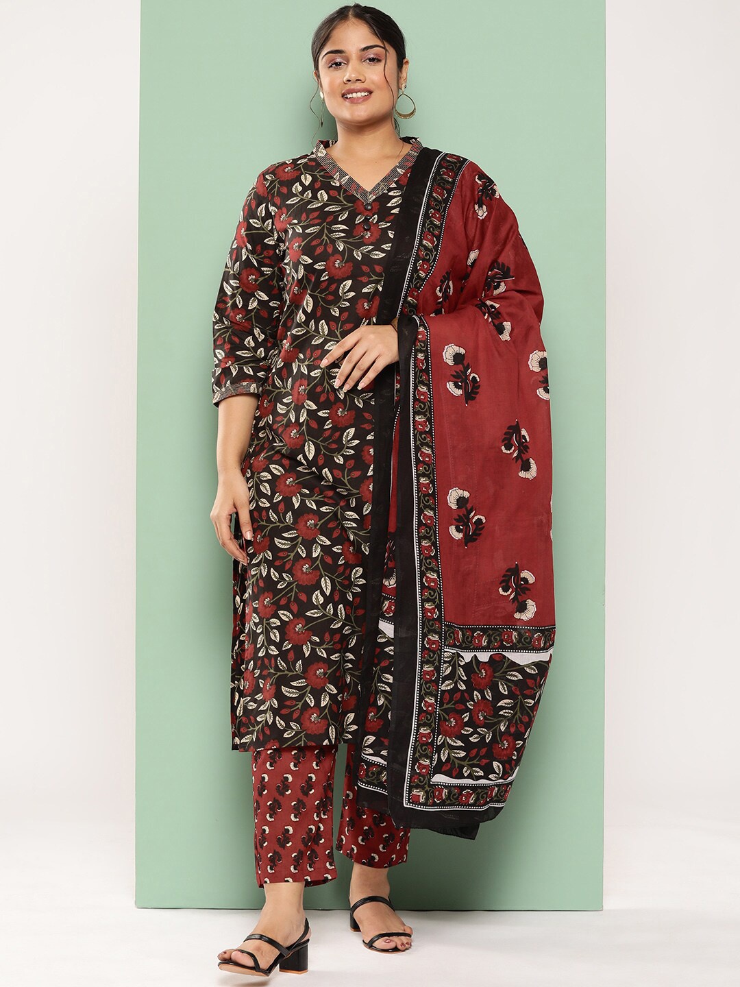 

Yufta Plus Size Floral Printed V-Neck Pure Cotton Straight Kurta with Trousers & Dupatta, Black