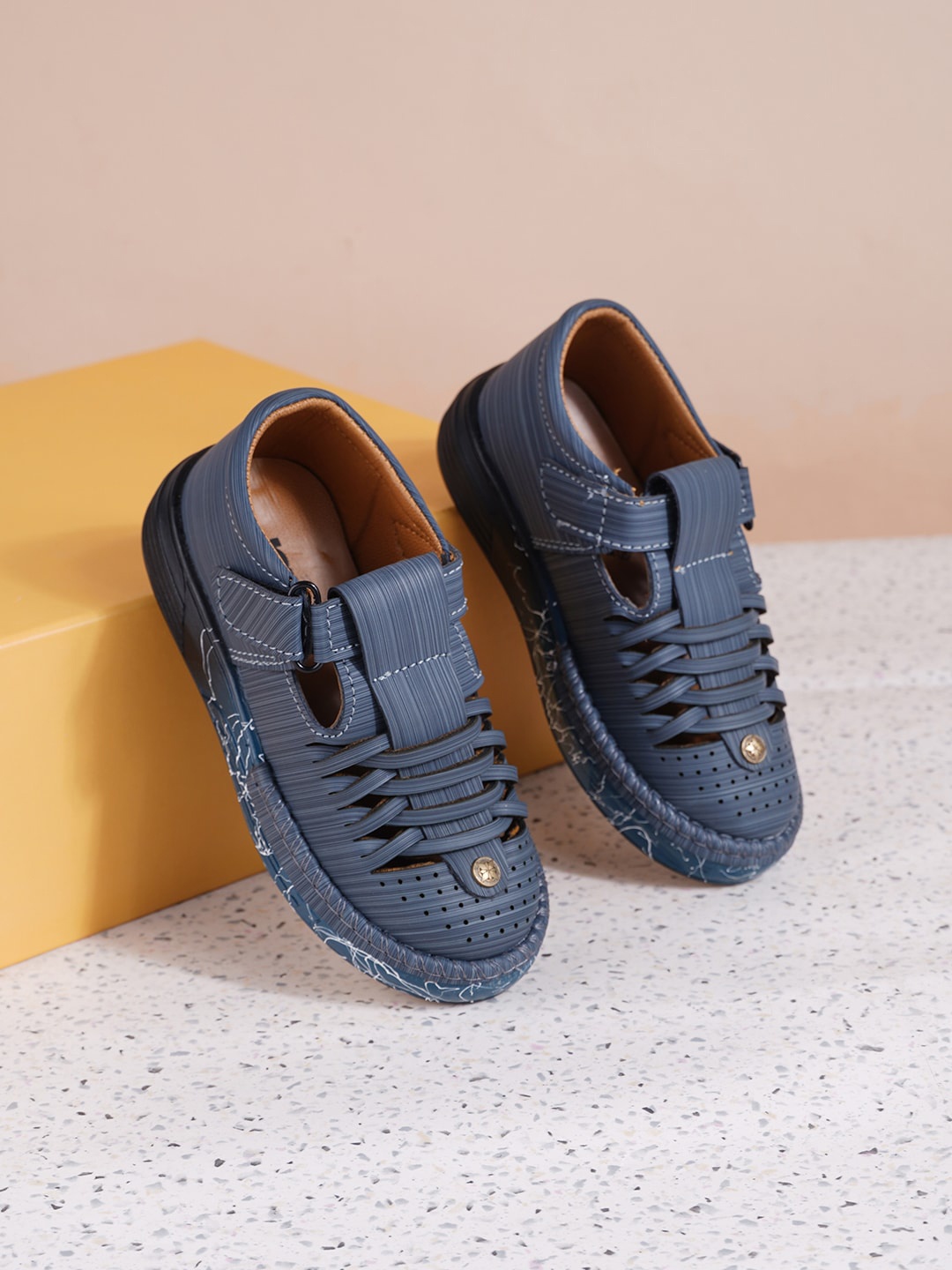 

Jazzy Juniors Boys Textured Shoe-Style Sandals, Navy blue