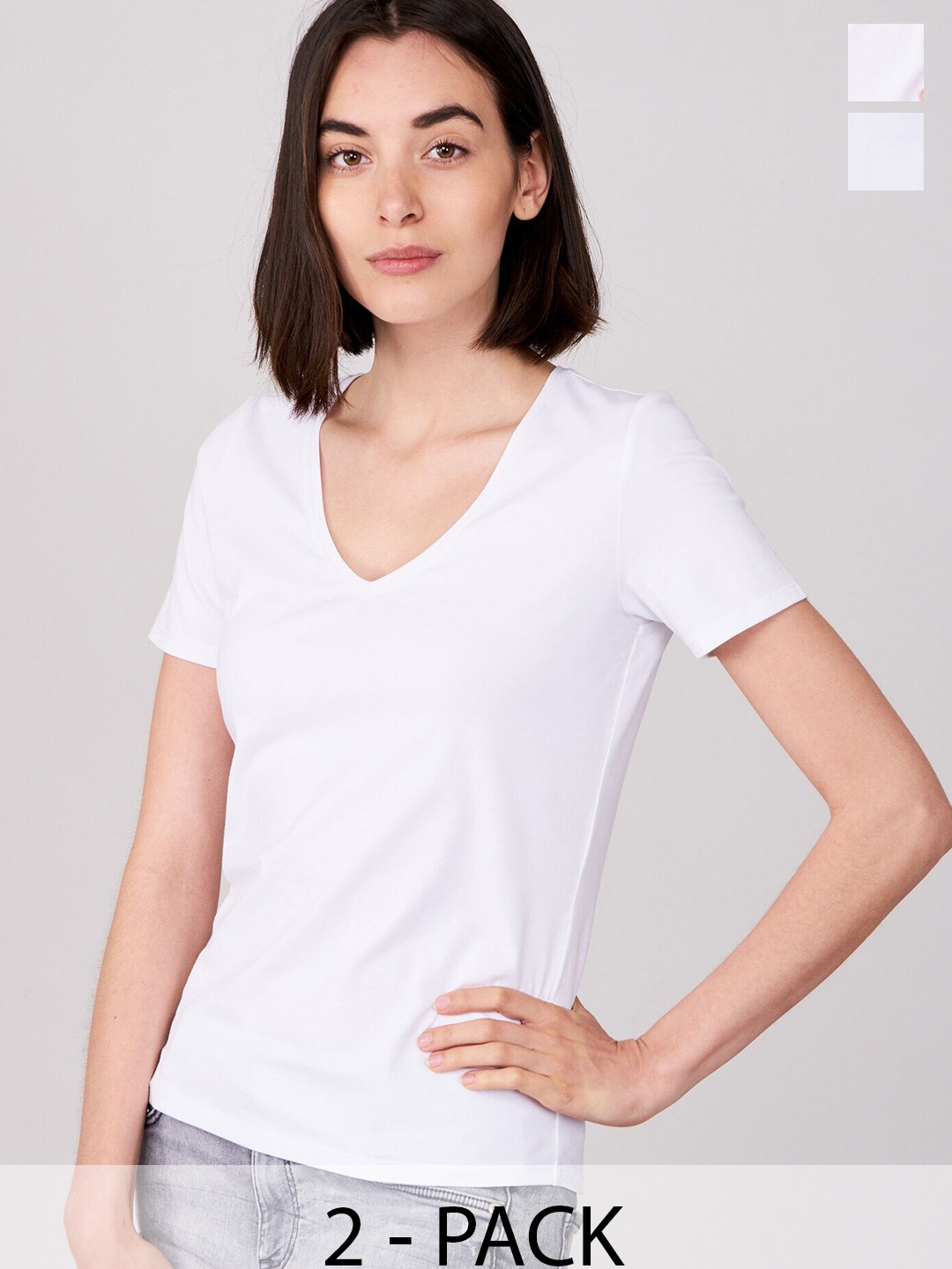 

COLOR CAPITAL Pack of 2 V-Neck Tshirts, White