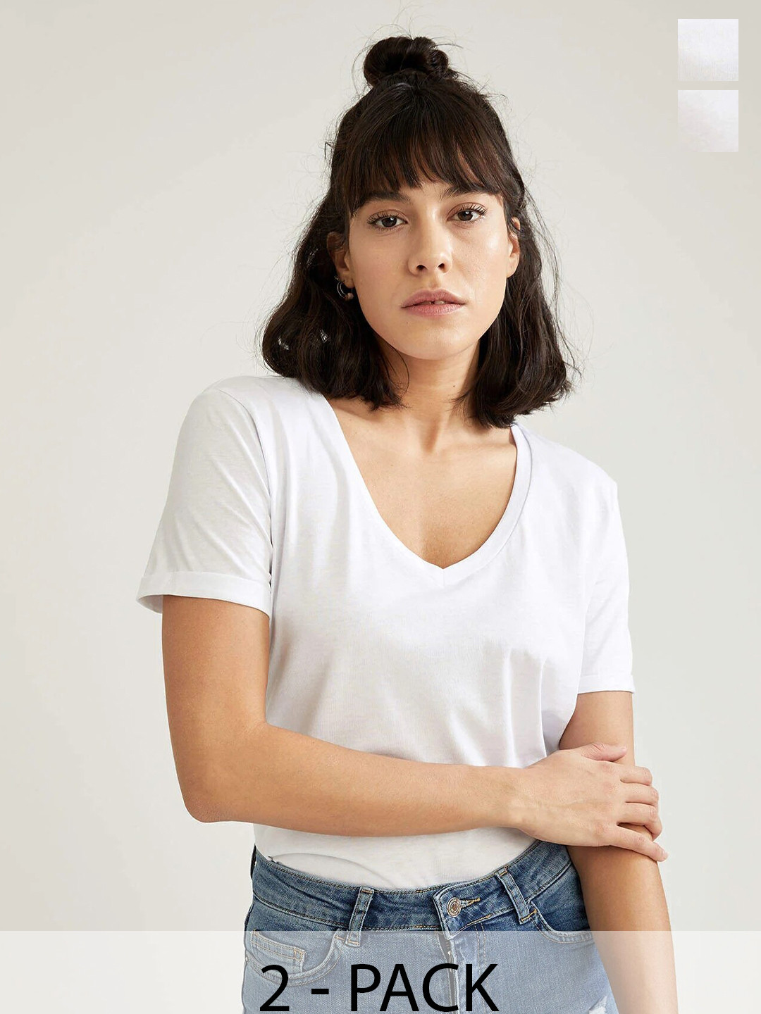 

COLOR CAPITAL Pack Of 2 V-Neck Short Sleeves Cotton T-Shirts, White