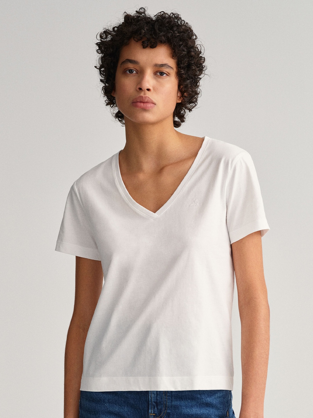 COLOR CAPITAL V Neck Short Sleeves Relaxed Top, White