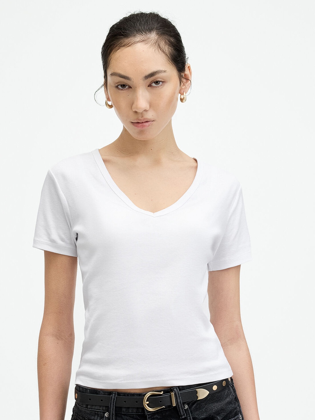 

COLOR CAPITAL Relaxed Fit V-Neck Casual T-shirt, White