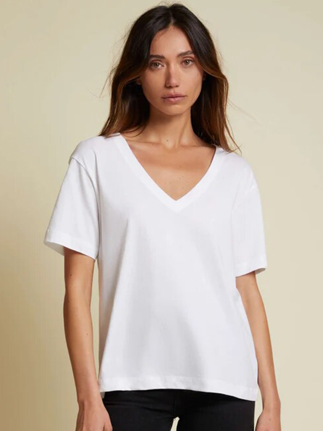 COLOR CAPITAL Pack of 2 V-Neck T-shirts, White