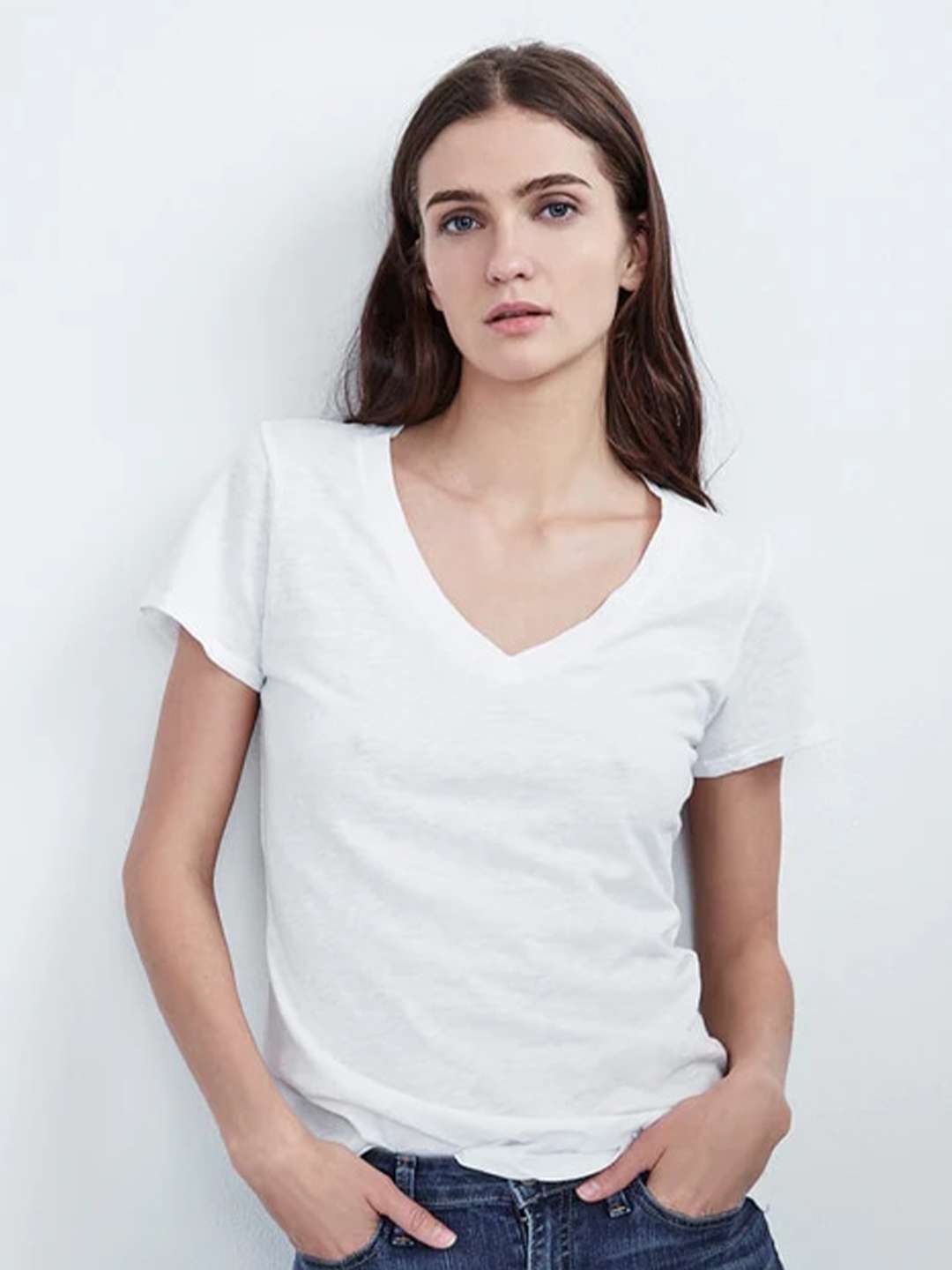 

COLOR CAPITAL Pack Of 2 V-Neck Casual T-shirts, White