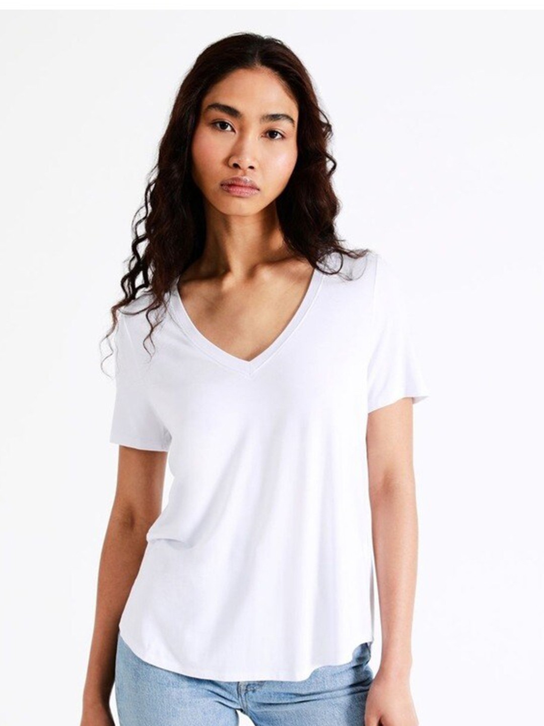 

COLOR CAPITAL Pack of 2 V-Neck Tshirts, White