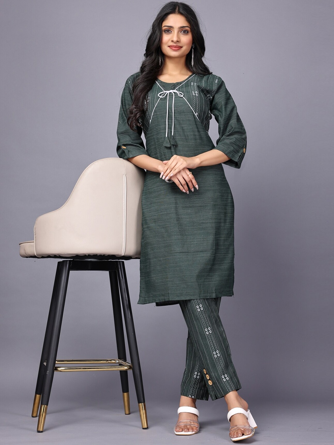 

Anouk Green Floral Woven Design Straight Kurta with Trouser