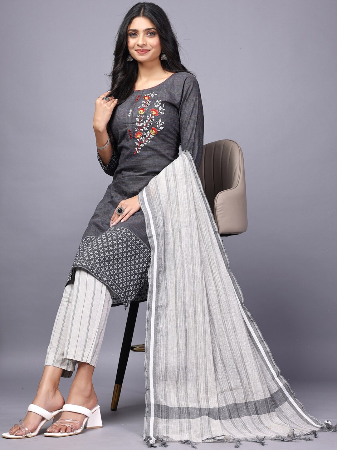 

Anouk Grey Floral Embroidered Straight Kurta with Trousers & Dupatta