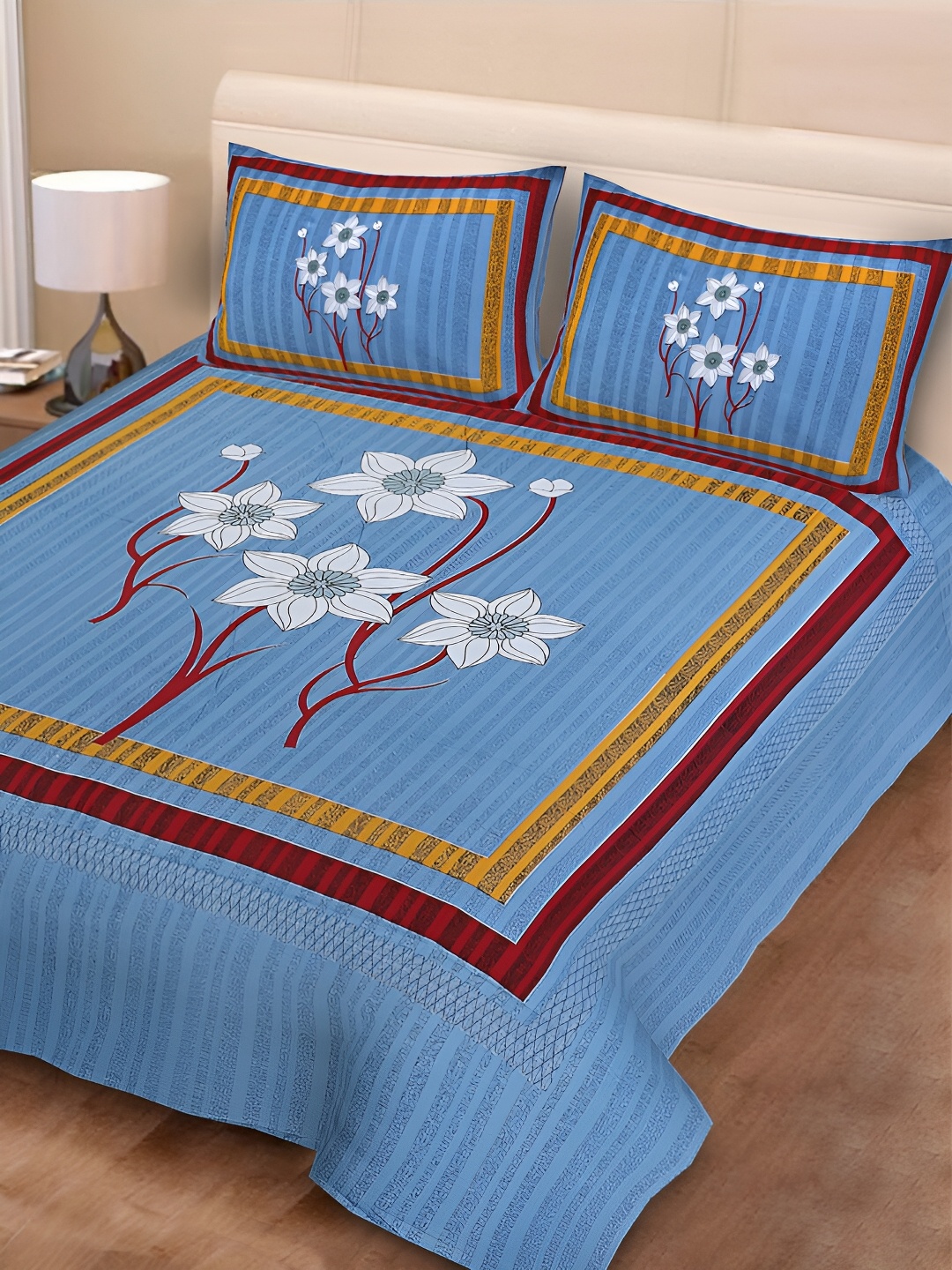 

POORAK Blue & White Floral 104 TC Queen Bedsheet with 2 Pillow Covers