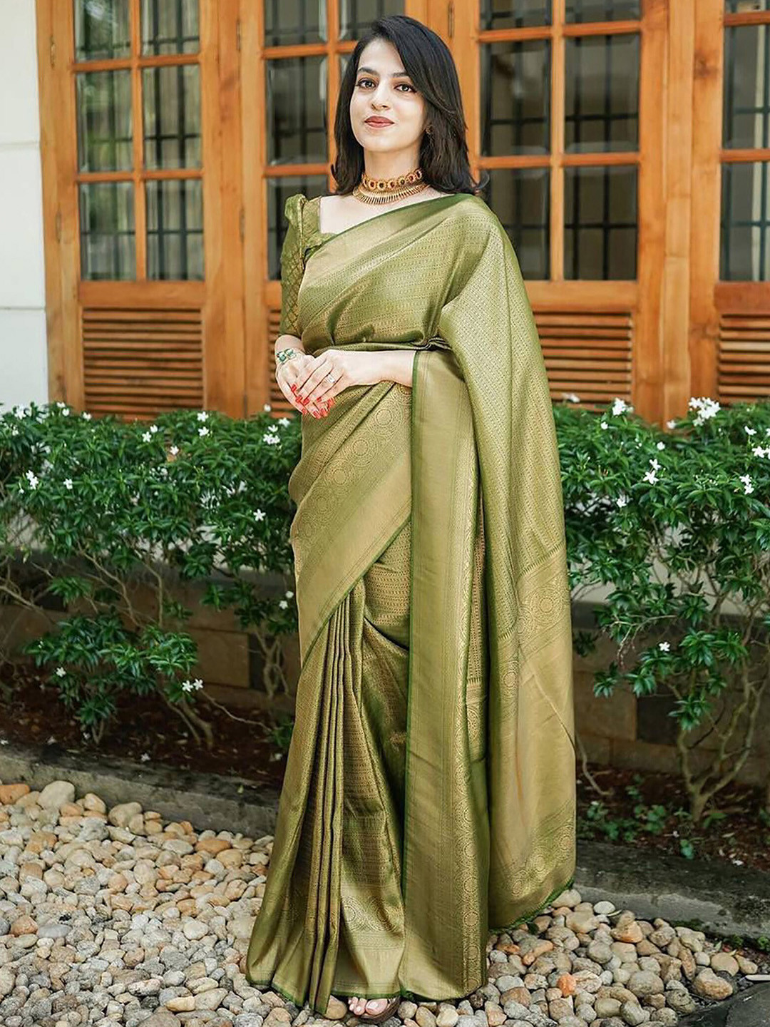 

BerMondsey Ethnic Motifs Woven Design Zari Banarasi Designer Saree, Green
