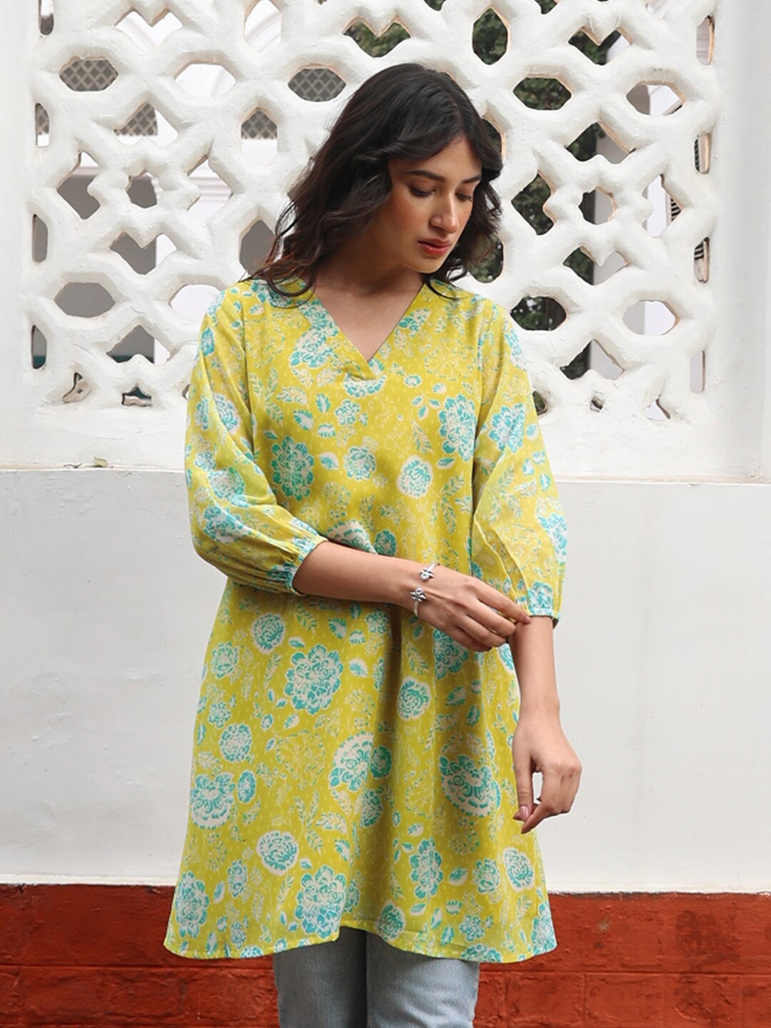 

Janasya Floral Printed Puff Sleeves Georgette Tunic, Green