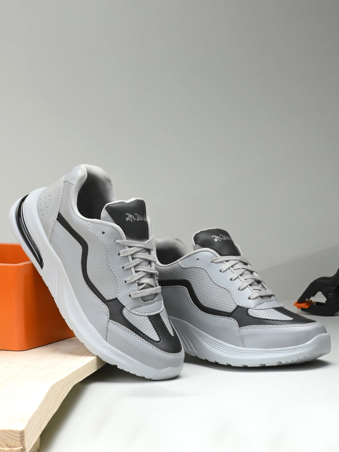 

mr.wonker Men Colourblocked Round Toe Waterproof Lining Sneakers, Grey