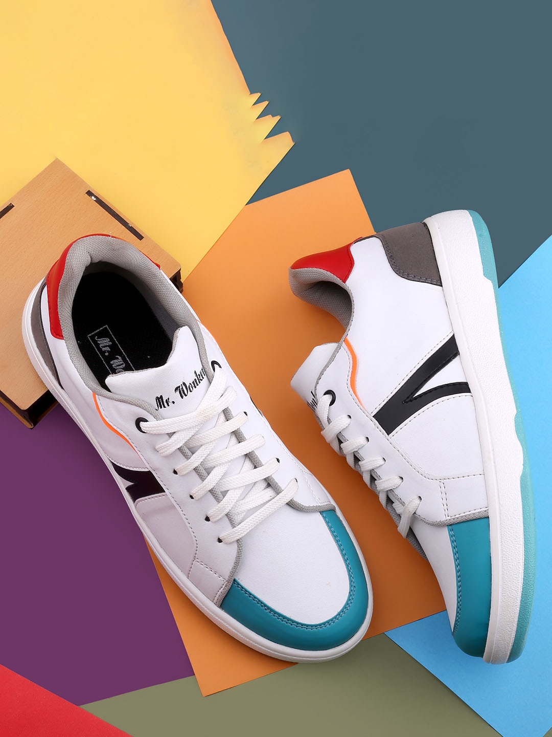 

mr.wonker Men Colourblocked Comfort Insole Contrast Sole Waterproof Lining Sneakers, White
