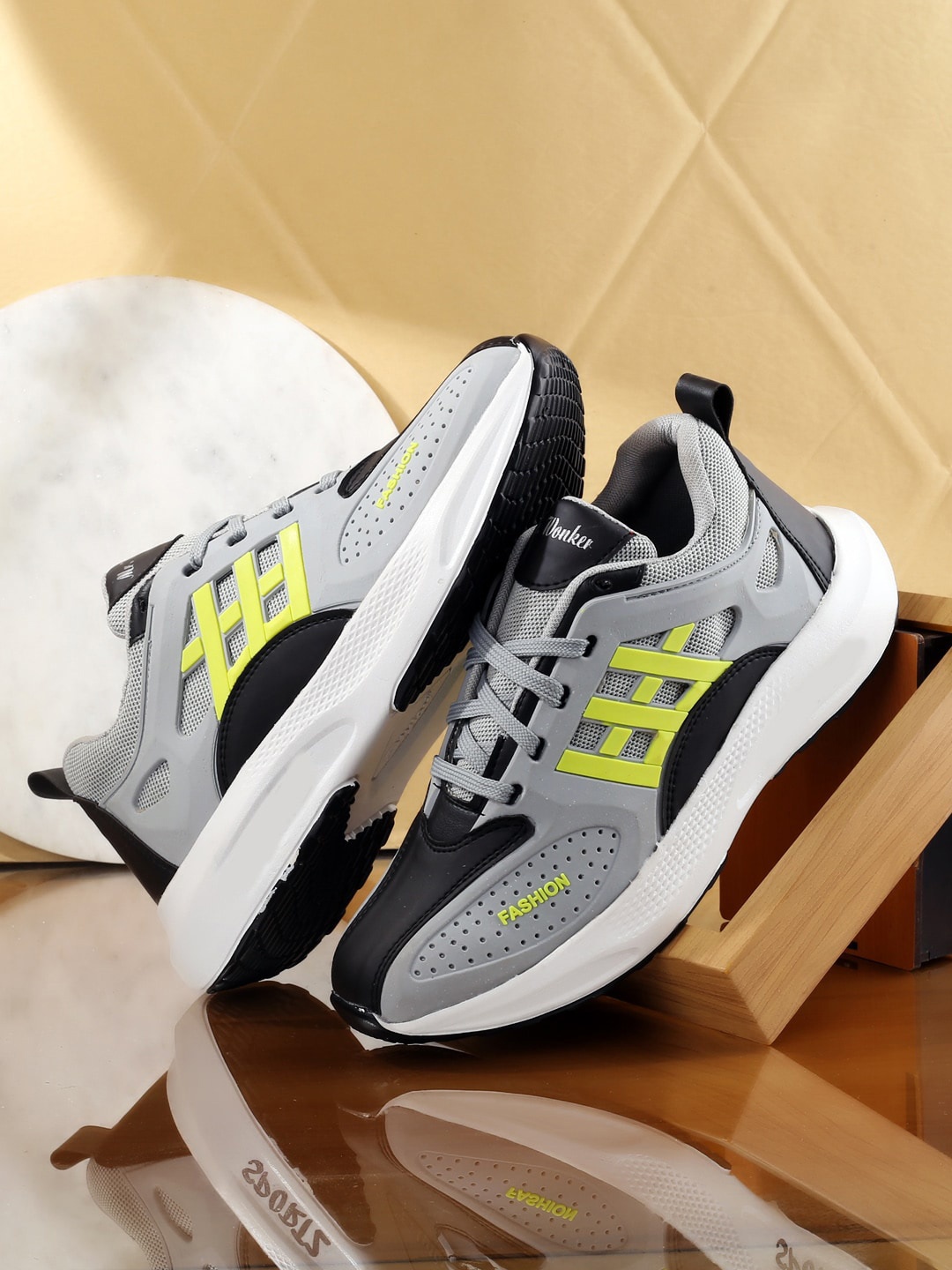 

mr.wonker Men Colourblocked Comfort Insole Contrast Sole Waterproof Lining Sneakers, Grey