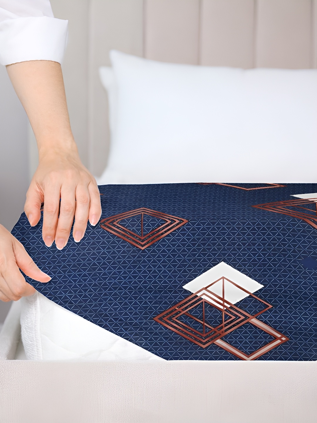 

bsb home Navy Blue & Beige 180 TC Fitted Queen Bedsheet With 2 Pillow Covers