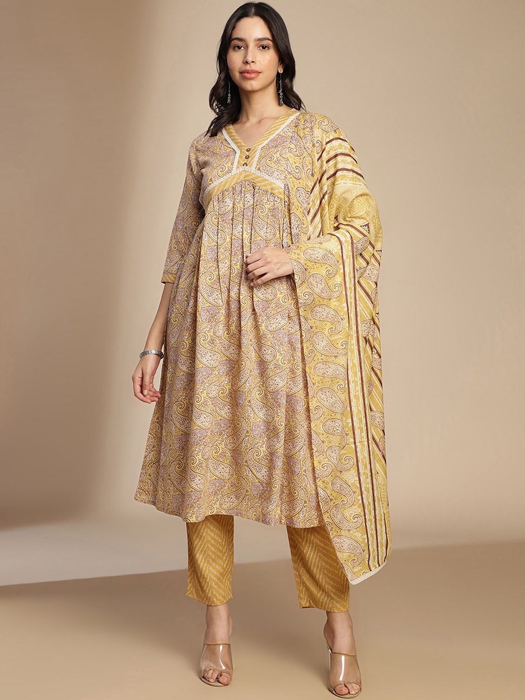 

SKYLEE Yellow Animal Printed Pleated Gotta Patti Kurta with Trousers & Dupatta