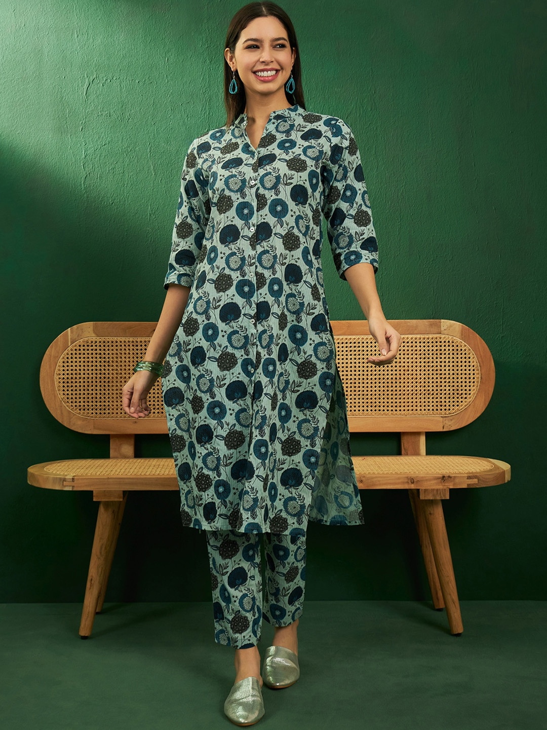 

Sangria Kantha Floral Printed Pure Cotton Straight Kurta & Trousers, Green