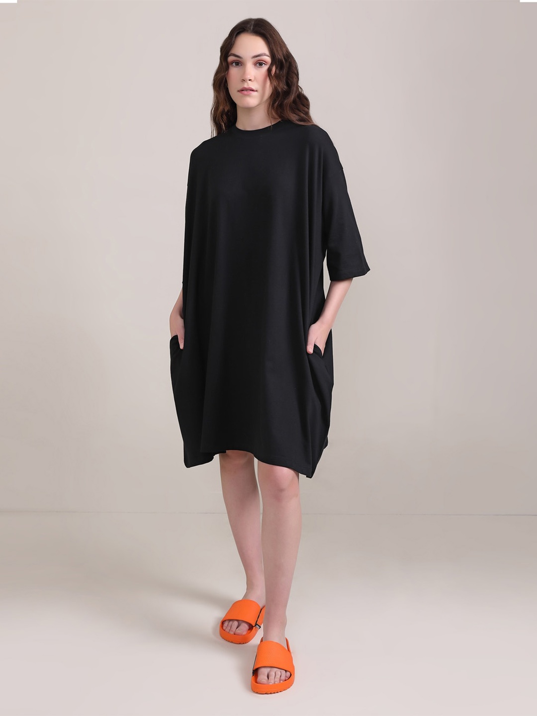 

BOTNIA Cotton Round Neck Straight Knee Length T-shirt Dress, Black