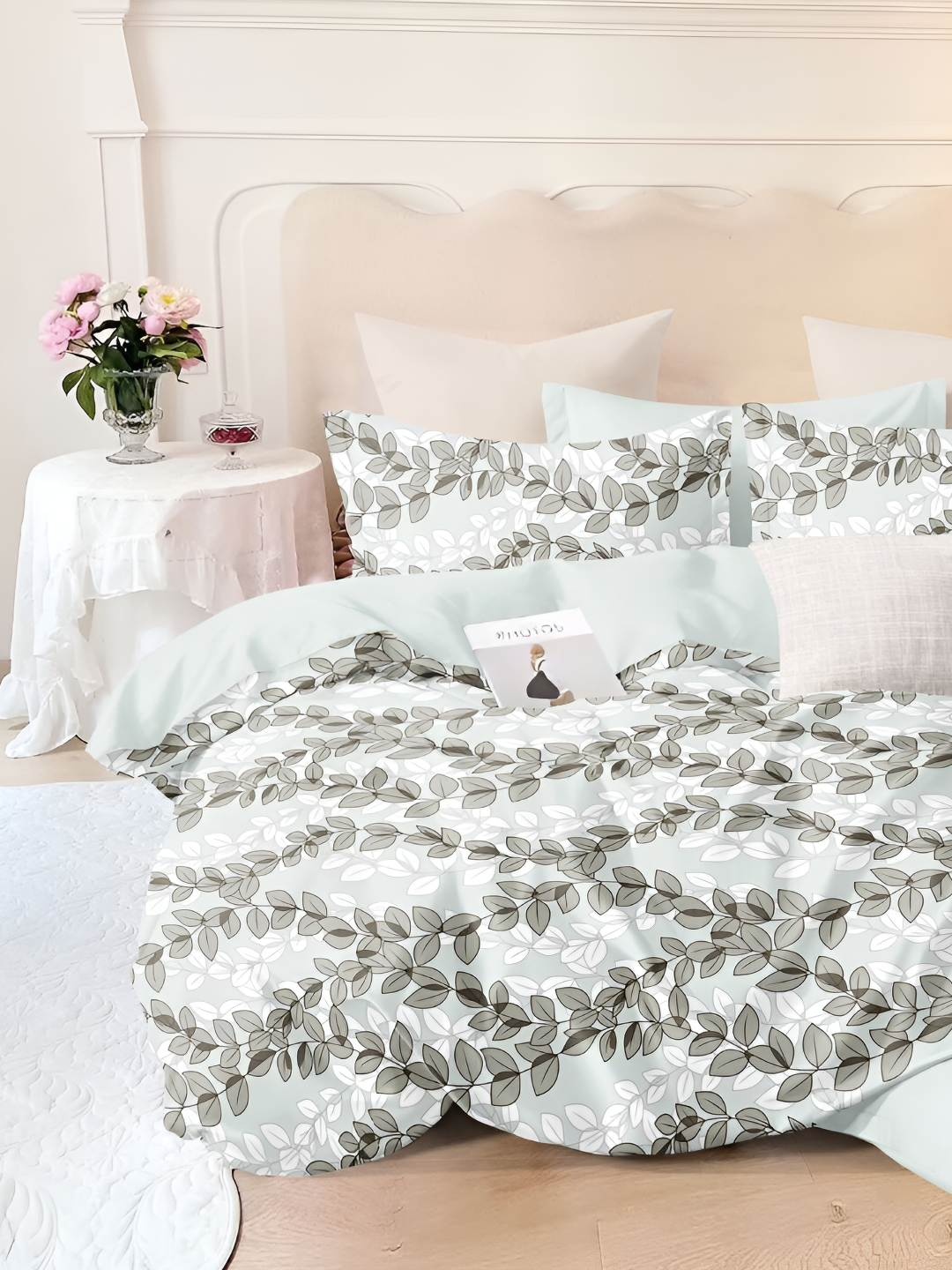 

Bajo's White & Grey 300 TC Cotton Queen Bedsheet with 2 Pillow Covers