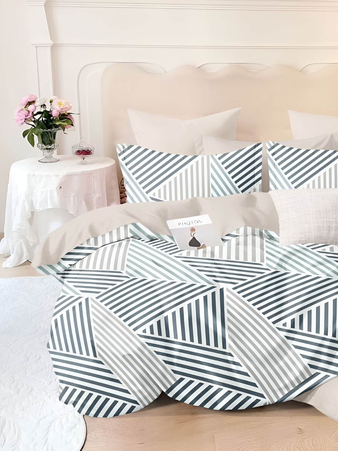 

Bajo's Grey & White Striped 300 TC Cotton Queen Bedsheet with 2 Pillow Covers