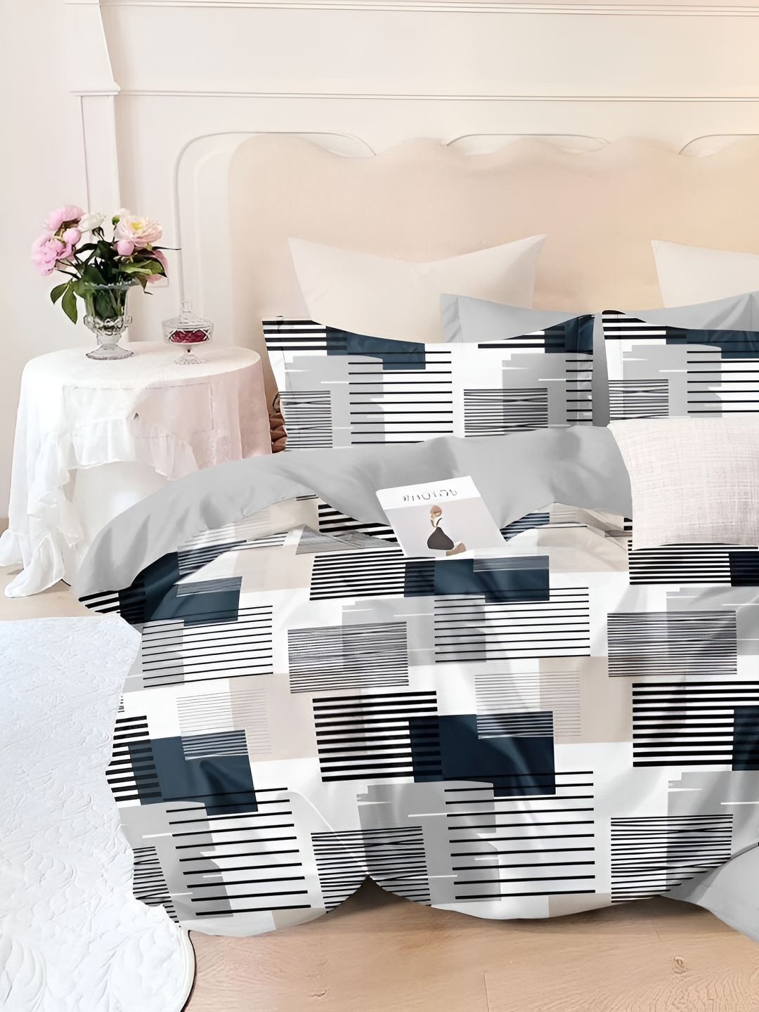 

Bajo's White & Black Striped 300 TC Cotton Queen Bedsheet with 2 Pillow Covers