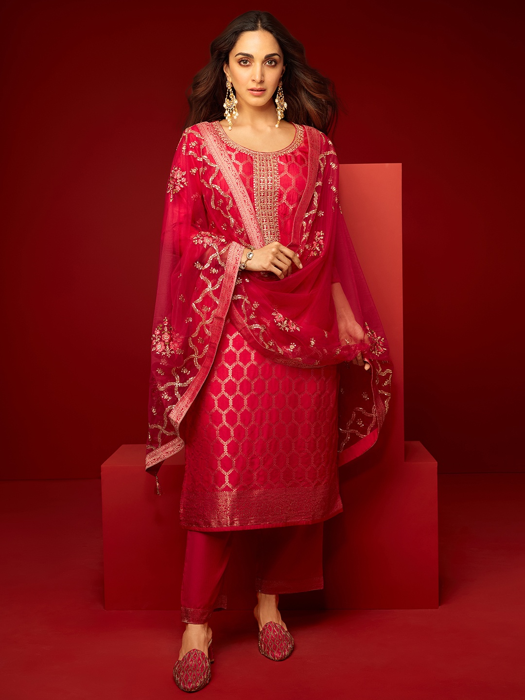 

Libas Woven Design Regular Kurta with Palazzos & Dupatta, Pink