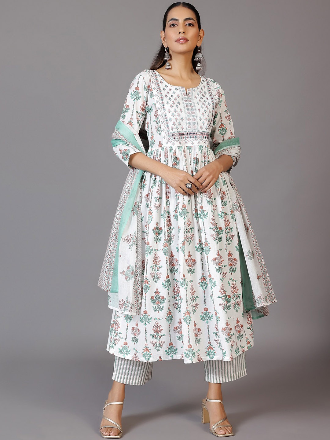 

Libas White Floral Printed Empire Mirror Work Pure Cotton Anarkali Kurta Set, Off white