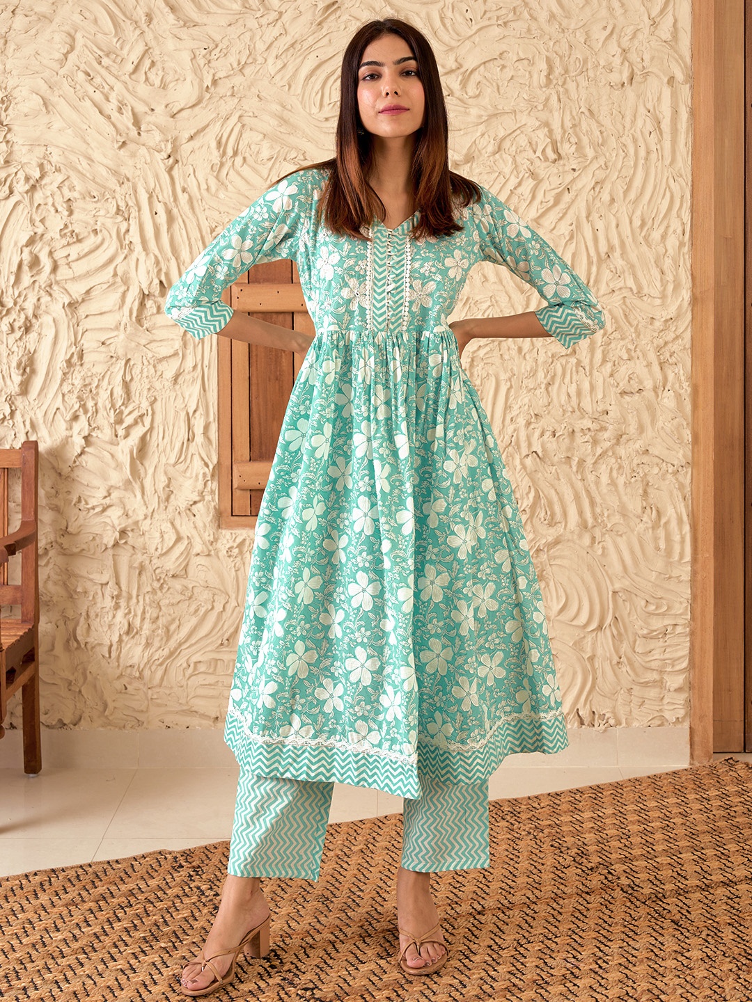

Libas Green Floral Printed V-Neck Beads and Stones Pure Cotton Kurta with Trousers