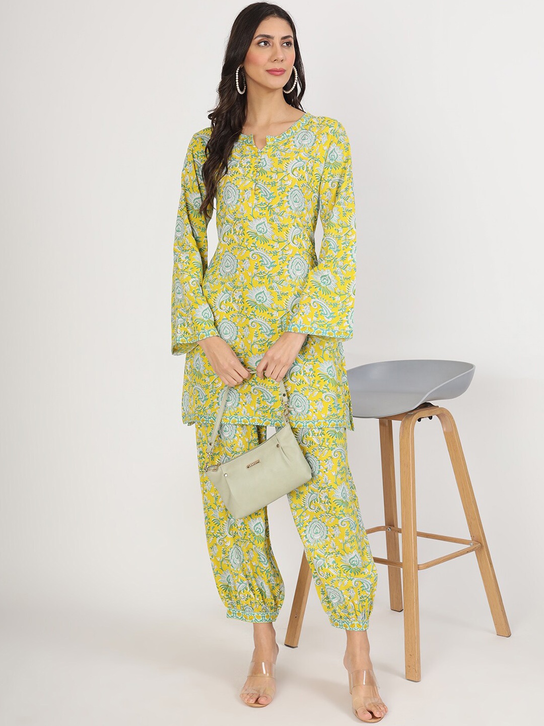 

Divena Floral Printed Straight Kurta with Salwar, Green