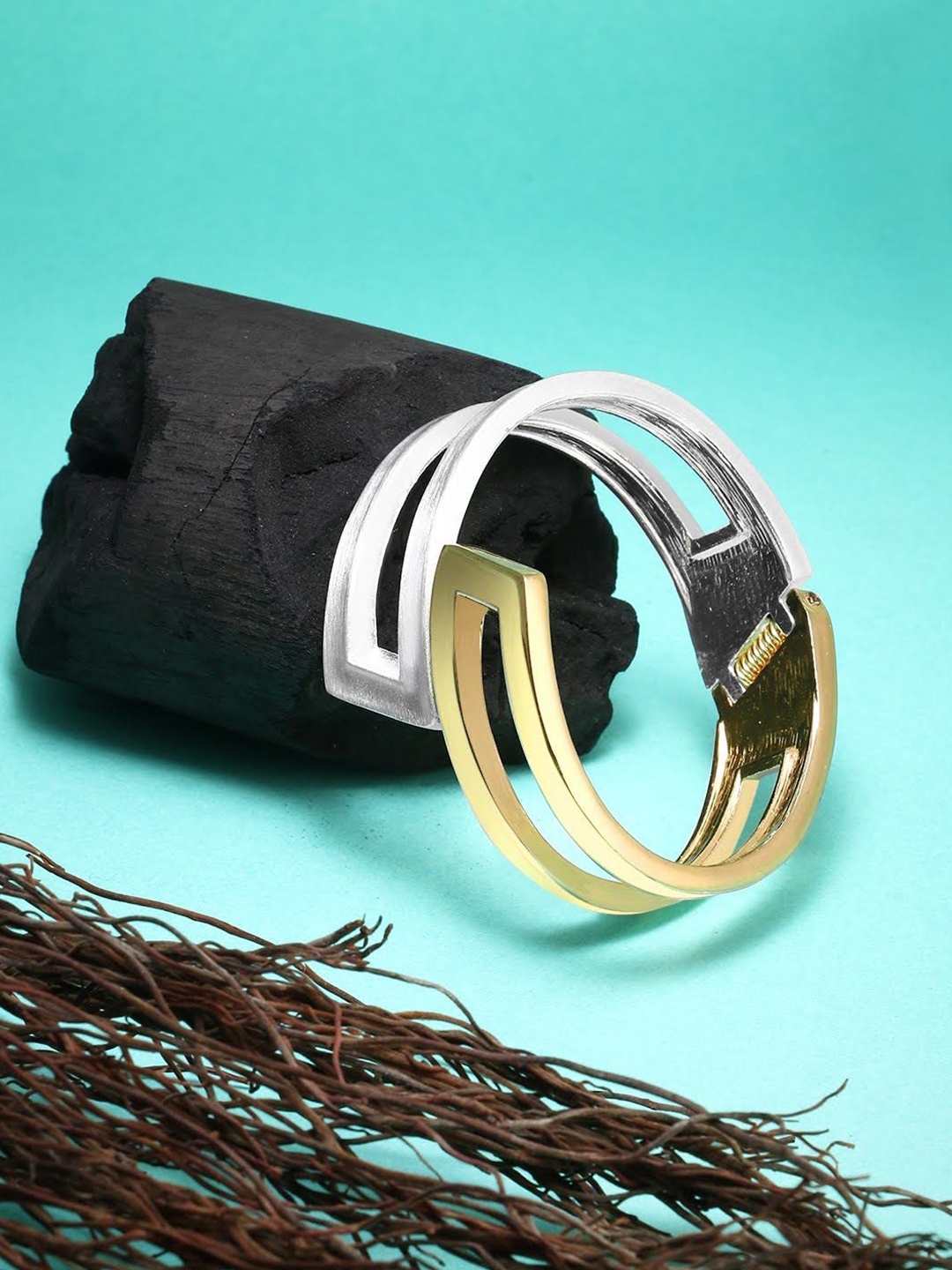 

DressBerry Silver Toned Gold-Plated Kada Bracelet