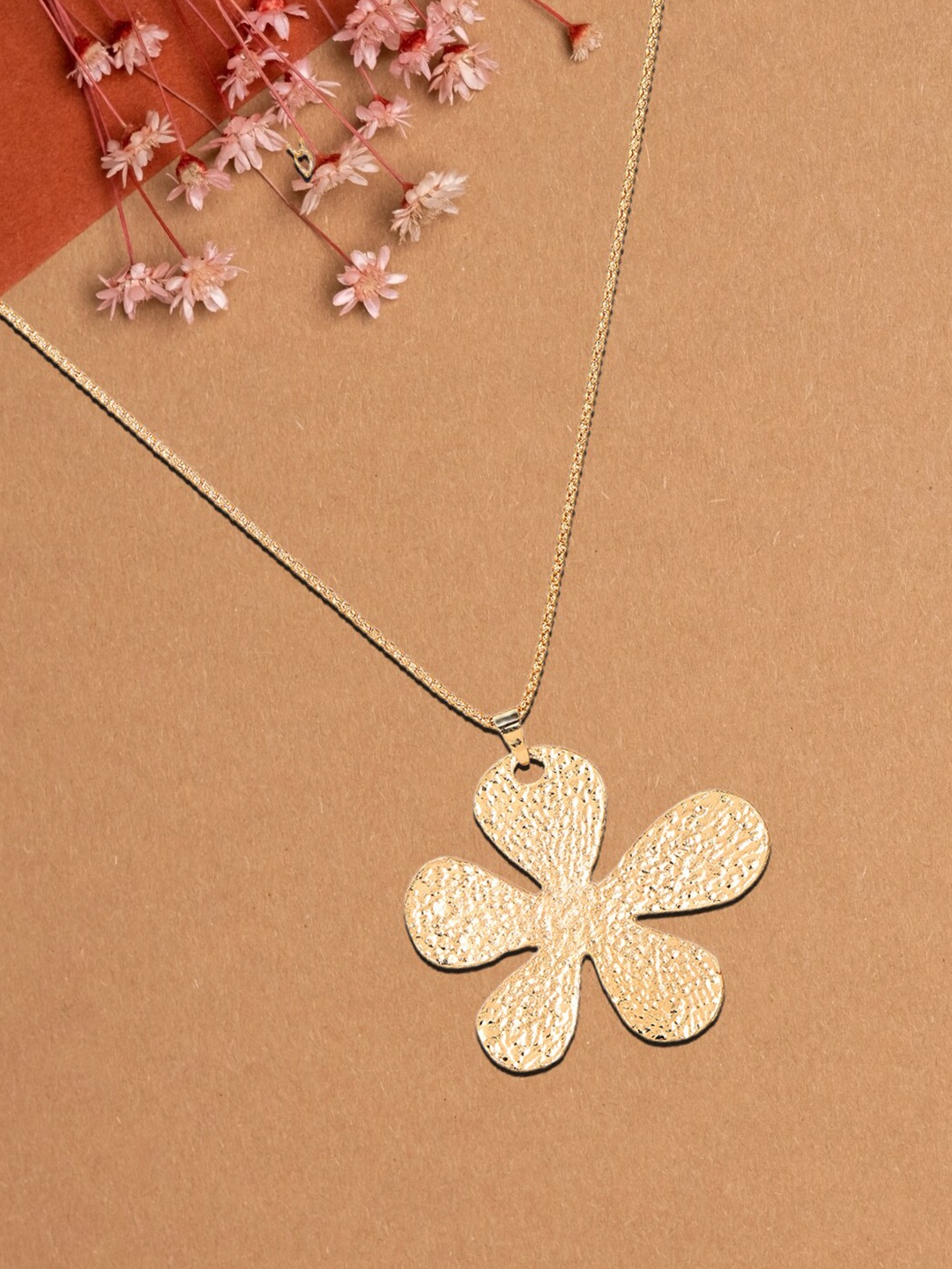 

DressBerry Gold-Plated Necklace